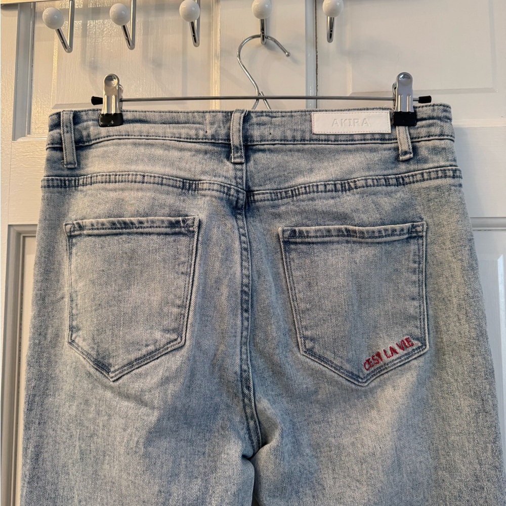 Akira rare cest la vie jeans. Light wash fringed hem
Like new - Picture 5 of 13